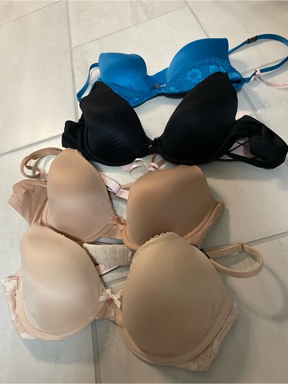 Victorias Secret smooth molded